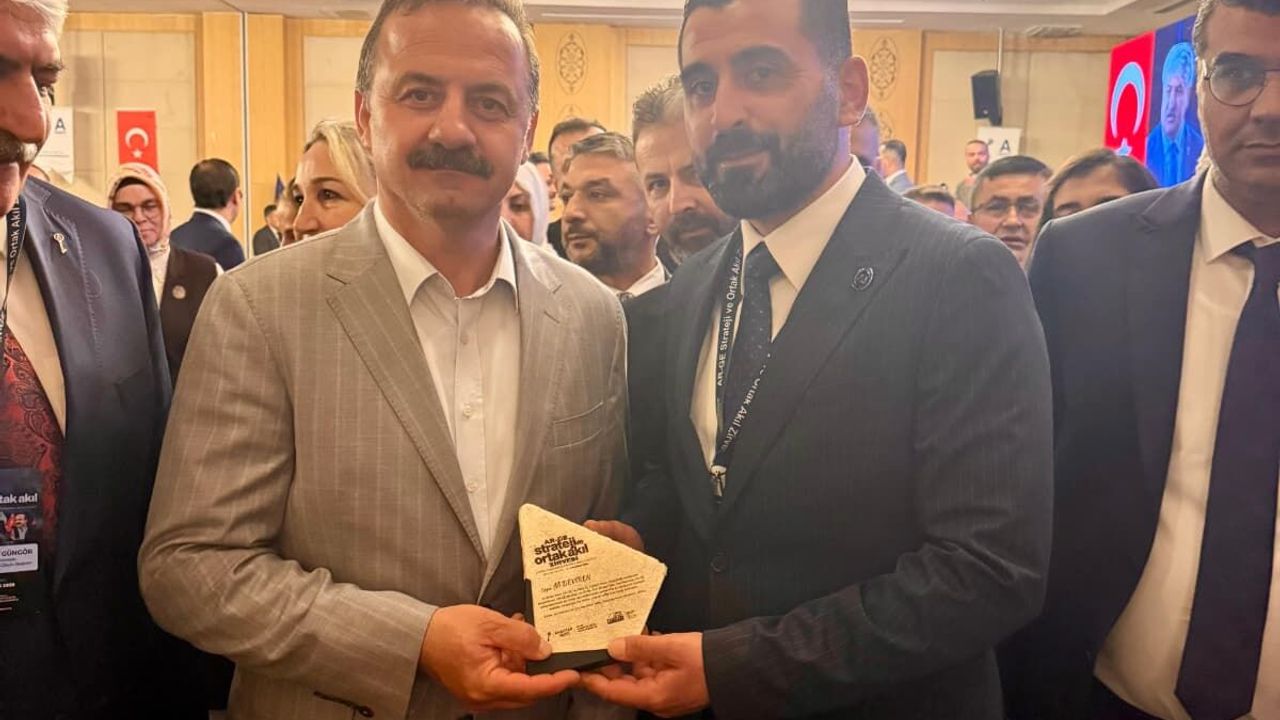 Anahtar Parti Kocaeli’ye Genel Merkezden Plaket