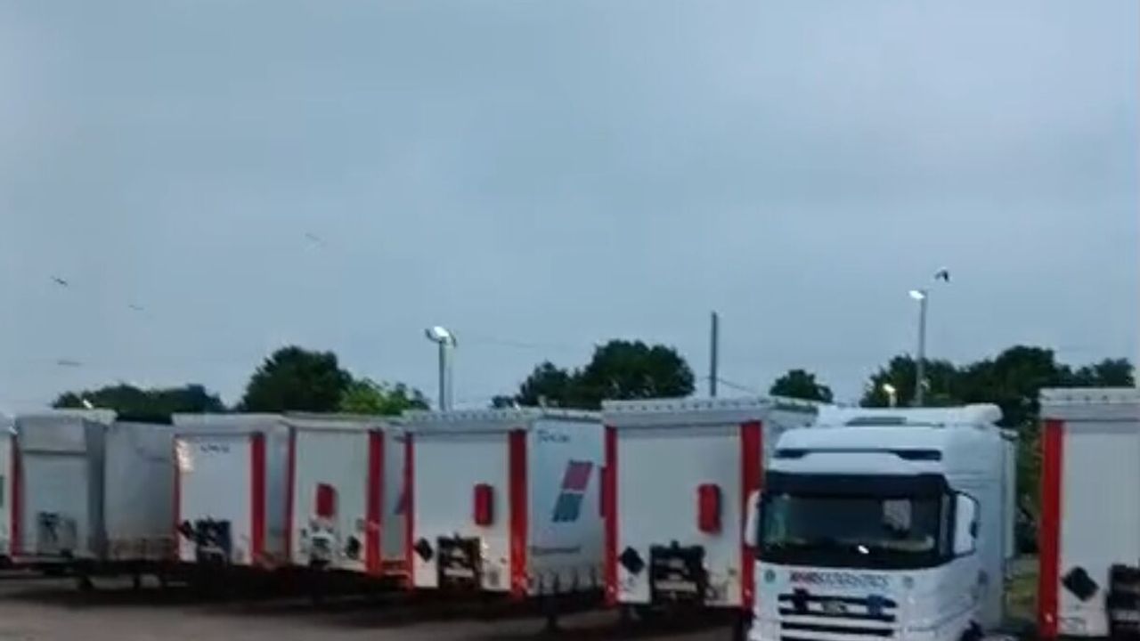 Gölcük sahilinden tır parkı şikayeti