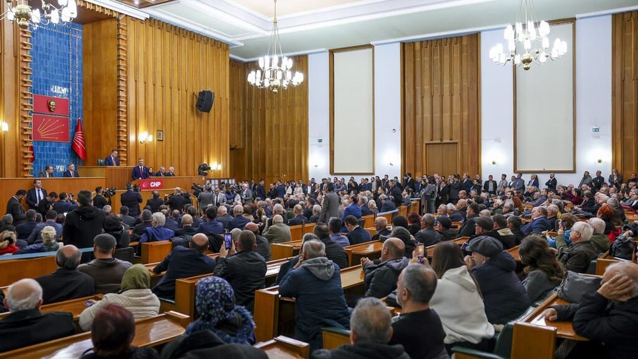 CHP grup toplantısına ziyaretçi engeli
