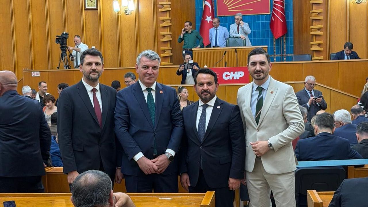 CHP İzmit Ankara’da Özgür Özel’in yanında