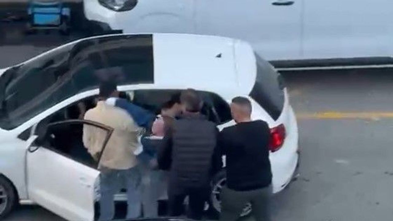 Adapazarı'nda trafik kavgası yumruklu bitti