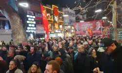 Polis Çekildi! İzmit'te Yürüyüş Devam Ediyor! 