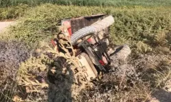 Devrilen Traktörün Altında Kalan Çocuk Hayatını Kaybetti