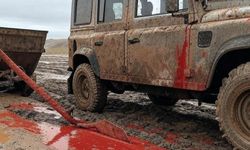 Başkanın kafasına çeki demiri saplandı