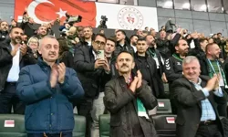 Vali Aktaş Kocaelispor’u kutladı!