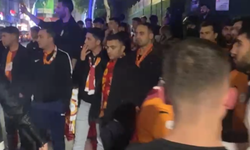 İzmit'te Galatasaray Taraftarlarına Saldırdılar!