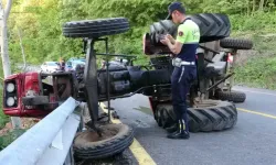 Yan Yatan Traktörünün Altında Kaldı!