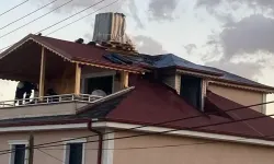 Derince'de Çatı Tamiri Sırasında Yangın Çıktı