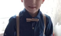 Karşıya geçmek isterken motosikletin altında kaldı