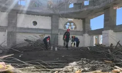 Cami Kubbesi Çöktü!