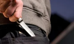 Anne ve Babasını Doğradı!