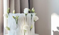 2026 Düğün Pastaları Sadeleşiyor: Zarafet ve Doğallık Ön Planda