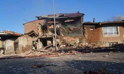 Erzurum'da Doğalgaz Patlaması! 2 Ev Çöktü