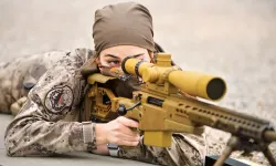 Özel Harekat Üniversite Çatısına Keskin Nişancı Yerleştirdi!