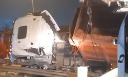 Kocaeli'de TIR devrildi