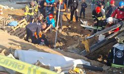 Çayırova'da 1 işçi toprak altında kaldı