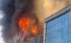 Parfüm dolum tesisinde çıkan yangıda 6 işçinin içeride olduğu iddia edildi