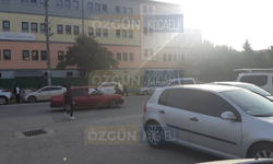 Derince'de Okul Önünde Kılıcı Salladı