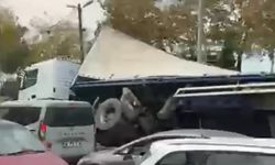 Yuvacık Sapağında Tır Devrildi