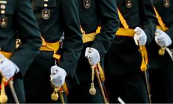 İhraç Teğmenden ’10 Kasım’ tepkisi: ‘Atatürk fotoğrafını yakalarına takacaklar mı?’