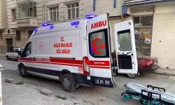 Çocuklarının gözünün önünde boğazını kesti