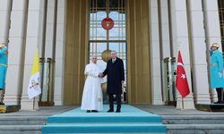 Cumhurbaşkanı Erdoğan, Papa'yı Resmi Törenle Karşıladı