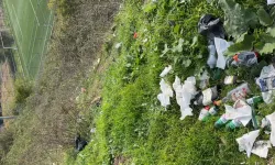 Futbol Sahası Alkol Mekanına Döndü