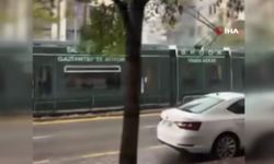 Tramvaya Yıldırım Düştü