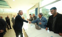 Evlerine giremeyen ailelere moral ziyareti