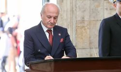 Kocaeli Siyasetinde Bir İlk; Anıtkabir Anı Defterine Ne Yazdı?