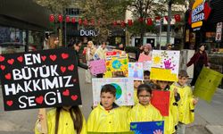 İzmit Çarşı'da Boyundan Büyük Eylem!