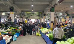 Pazarda 10 liraya yeşillik 400 liraya sarımsak