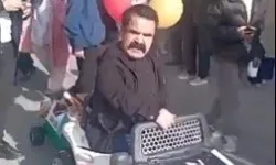 Çaycı Hüseyin Akülü Araba Sürdü