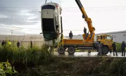 Eşinin Cansız Bedeninin Çıkarılışını İzledi
