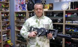 Sesi makineli tüfek, kendisi fotoğraf makinesi