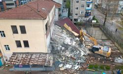 Körfez’de Riskli Bina Yıkıldı