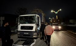 Gebze’de Demir Yüklü Kamyonlar Kafa Kafaya