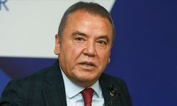 Muhittin Böcek 'acilen' hastaneye kaldırıldı