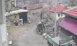 Yerde Yatan Karısına Acımasızca Saldırdı