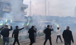 Kocaelispor Kafilesine Meşaleli Karşılama