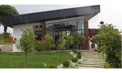 Hürriyet, kiralamaya karşıyım dedi, Gülümse Kafe kiraya verildi