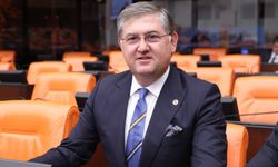 YILDIZLI, YURTTAN ATILAN ÖĞRENCİLERİ TBMM GÜNDEMİNE TAŞIDI