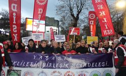 Emeklilerden İzmit’te Yoksulluk Yürüyüşü!