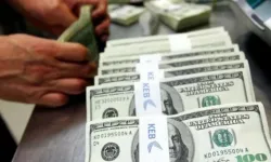 Dolar ve Euro Yerinde Durmuyor