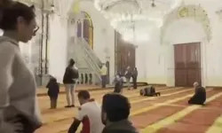 Camideki çifte 'uygunsuz davranış' soruşturması