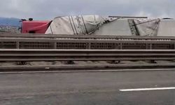 Kuzey Marmara Otoyolu'nda şiddetli fırtına: 2 tır devrildi