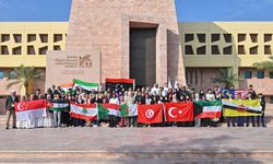 İzmitli kız öğrenciler Arapça münazarada dünya ikincisi oldu