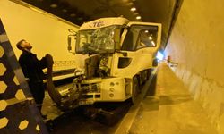 Gültepe Tünelinde Tırlar Tankerler Birbirine Girdi