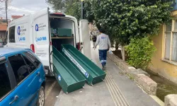 Eşini ve Kızını Bıçakla Öldürdü