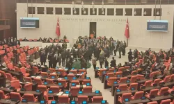 AK Parti'li Vekil Meclise Gelmeden Oy Kullandı!